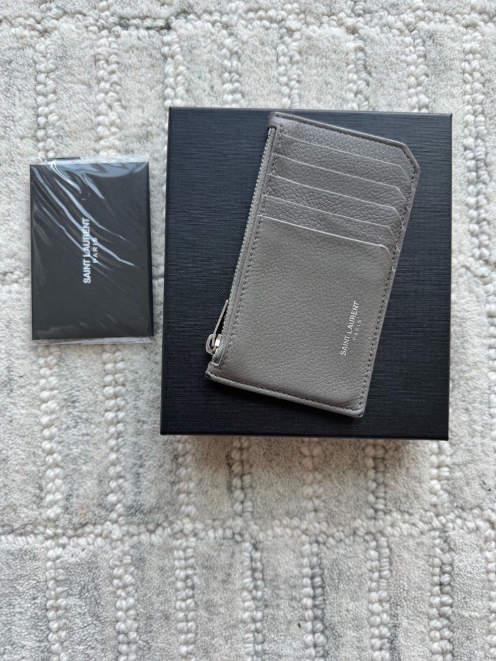 **SOLD** Saint Laurent Gray Pebbled Leather Zip Card Holder - Picture 3 of 10